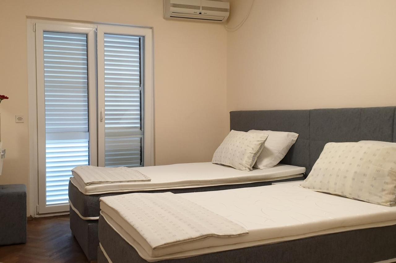 Apartments And Rooms With Parking Space Hvar - 15378 Хвар Экстерьер фото