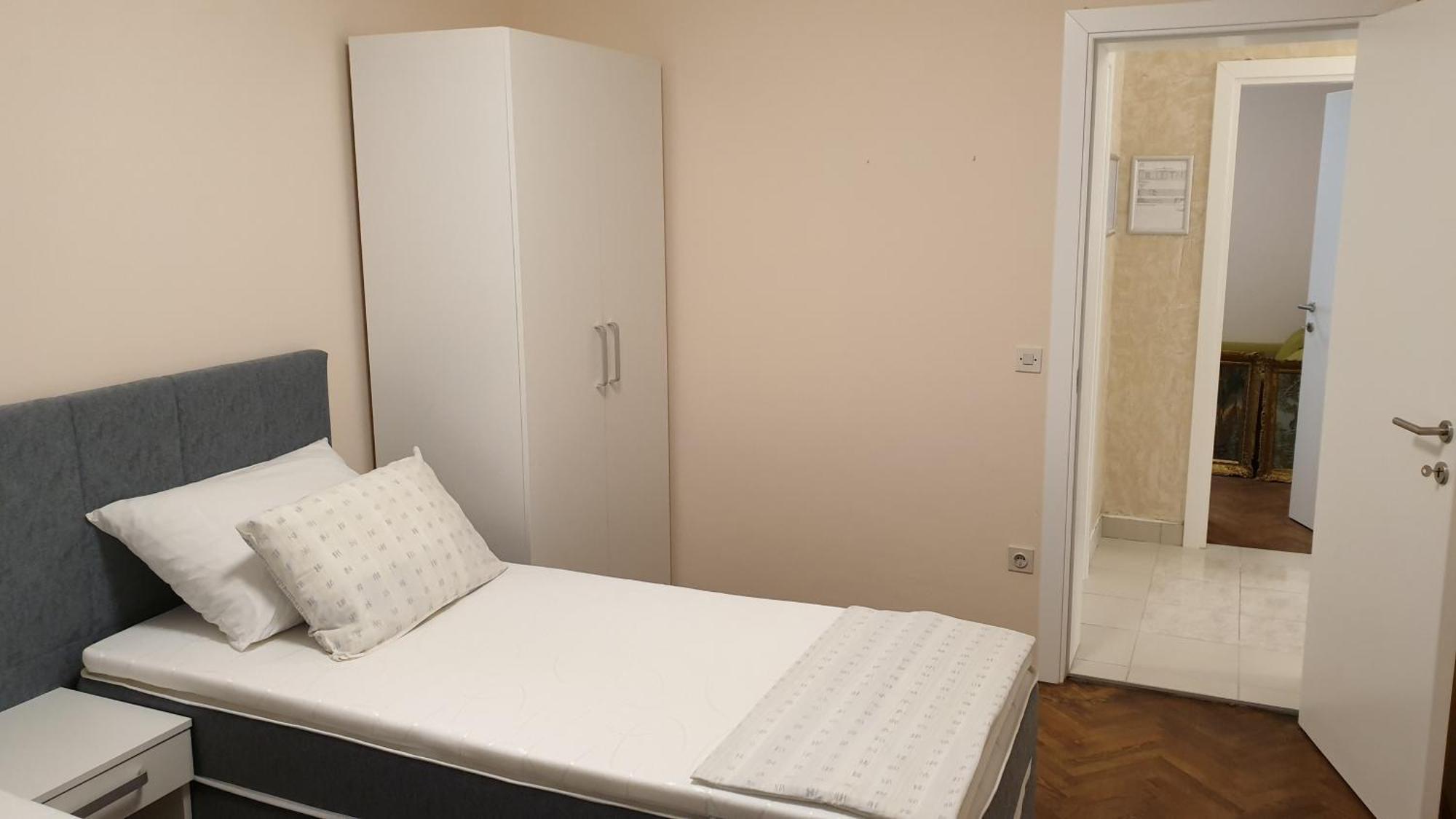 Apartments And Rooms With Parking Space Hvar - 15378 Хвар Номер фото
